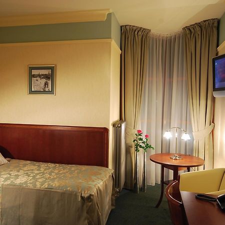 Hotel Victoria Włocławek Exteriör bild