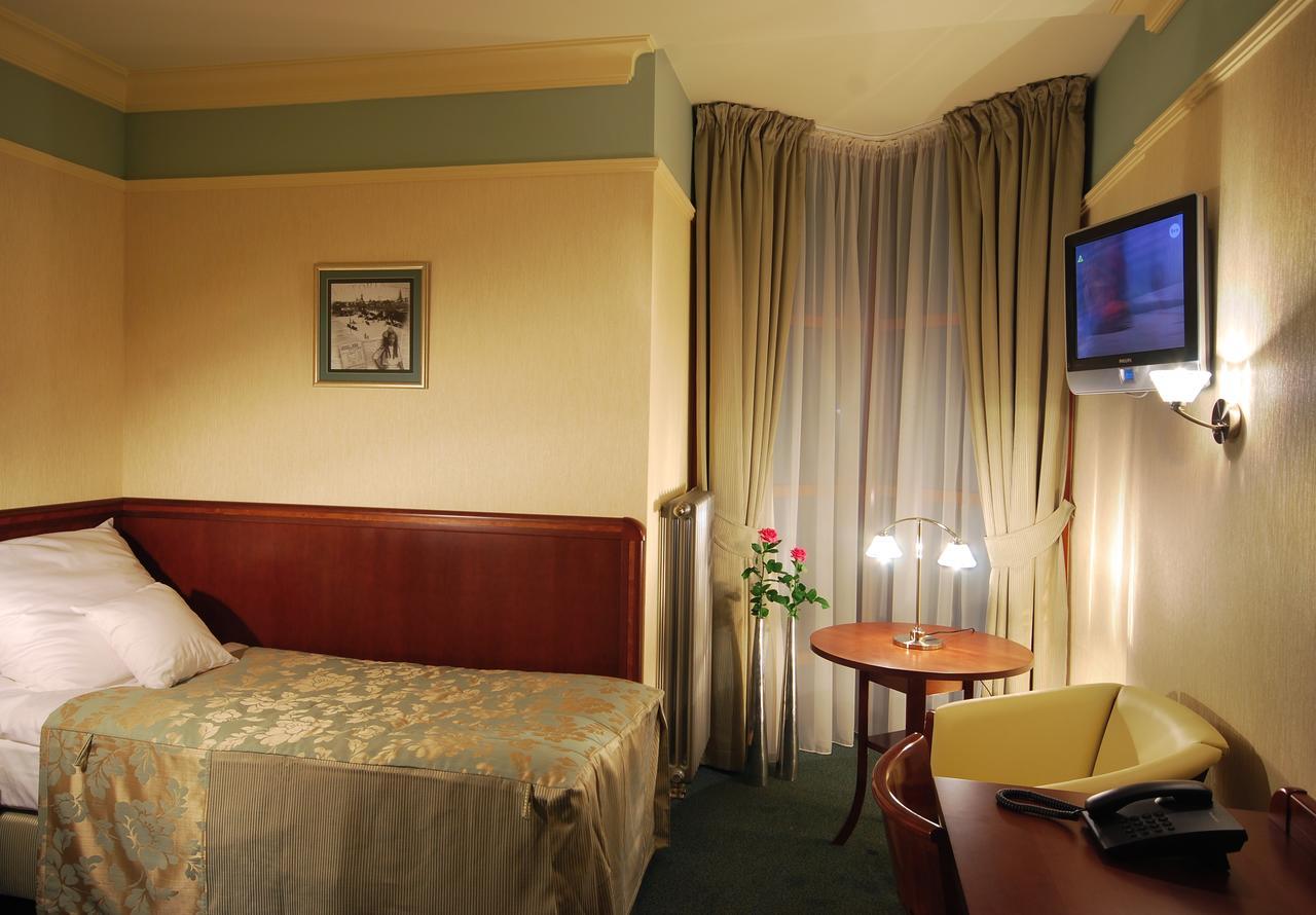 Hotel Victoria Włocławek Exteriör bild